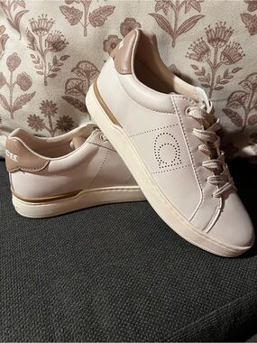 Coach Women's Cream & Tan Leather Sneakers